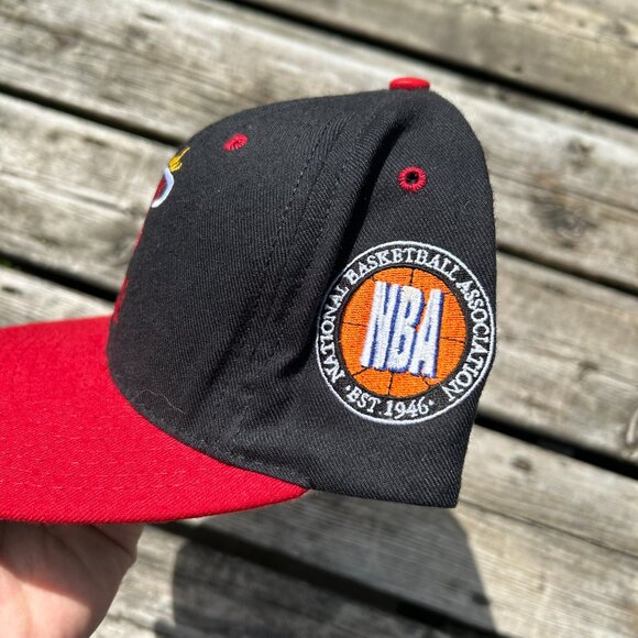 Vintage Miami Heat Hat – Starter – Black/Red – Fitted – 90s NBA - Picture 2 of 3